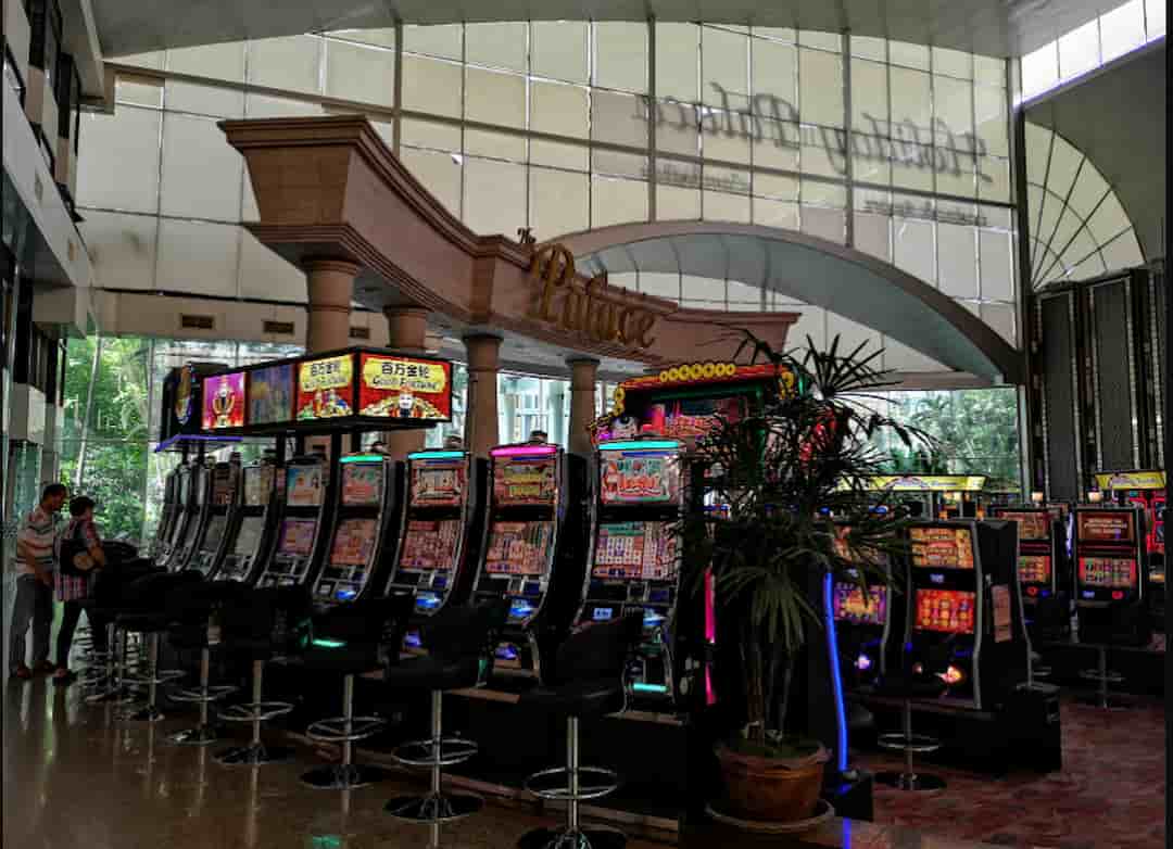 Những nét chính về Holiday Palace Resort and Casino